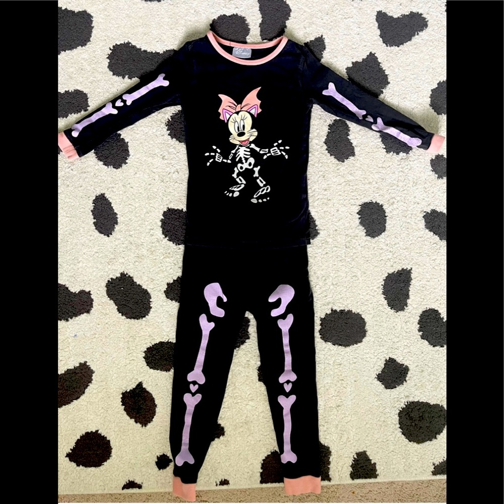 Minnie Mouse pajamas 5t NWT